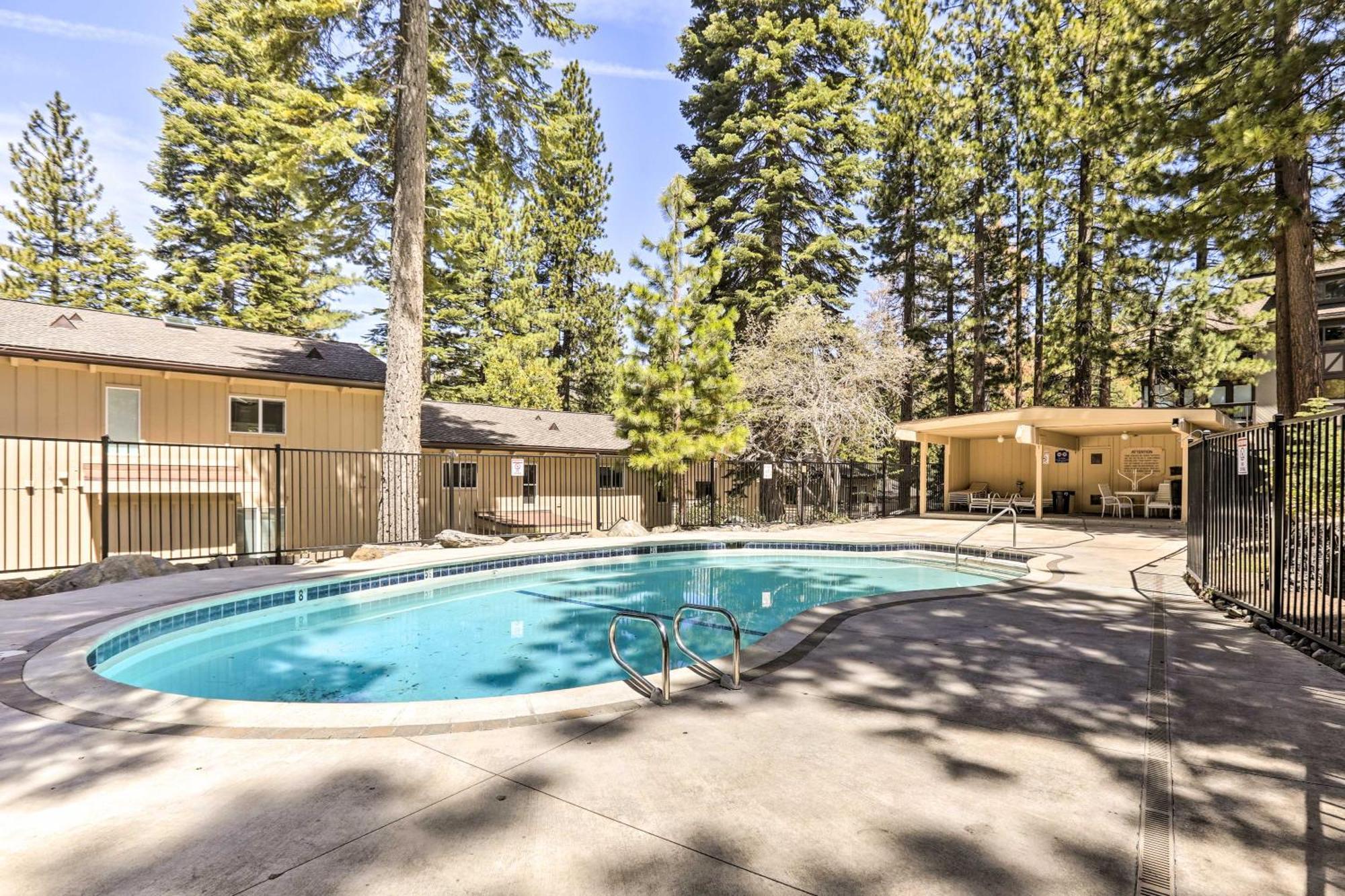 Incline Village Condo With Deck 1 Mi To Lake Tahoe Exterior photo